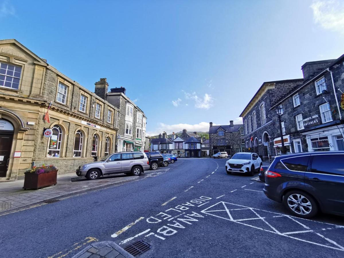 Eldon Row - Stylish Character Apartments - Central Location 1 & 2 Bed Available Dolgellau Esterno foto
