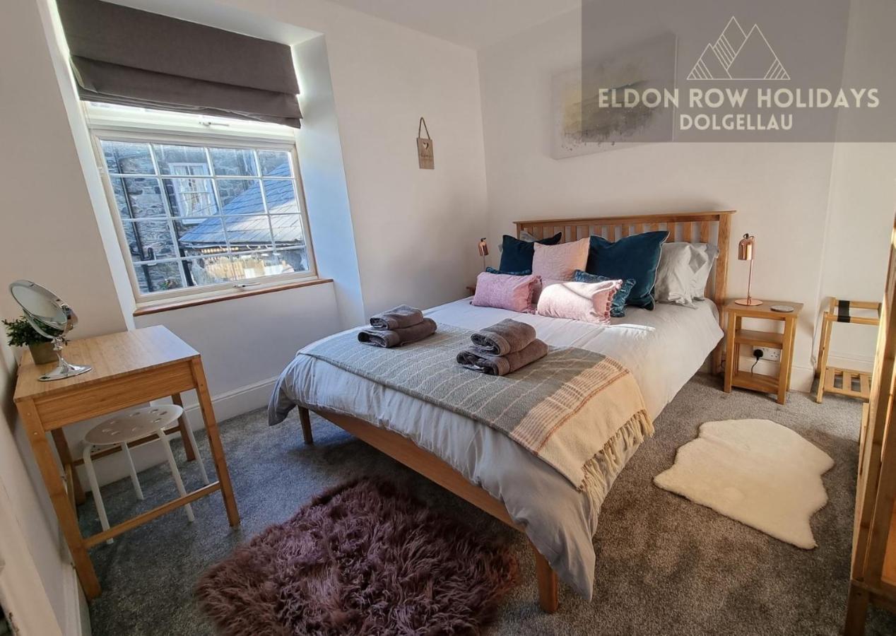Eldon Row - Stylish Character Apartments - Central Location 1 & 2 Bed Available Dolgellau Esterno foto