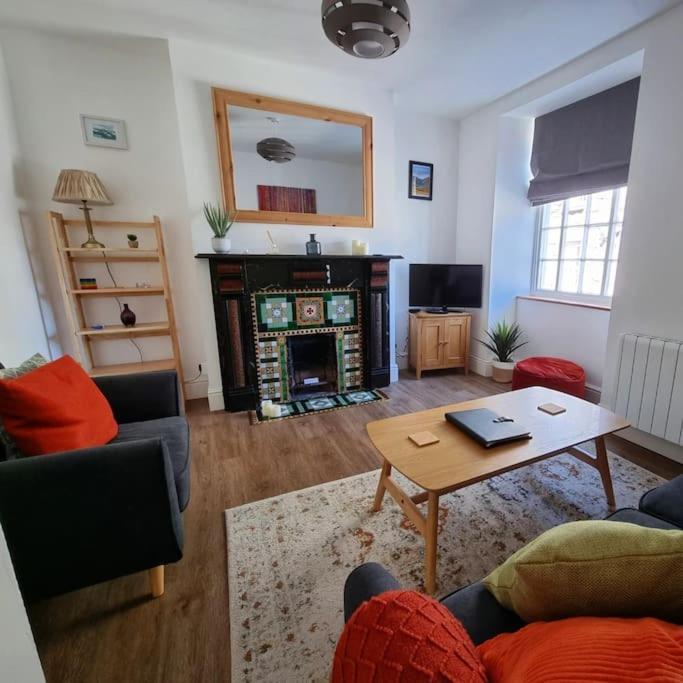 Eldon Row - Stylish Character Apartments - Central Location 1 & 2 Bed Available Dolgellau Esterno foto