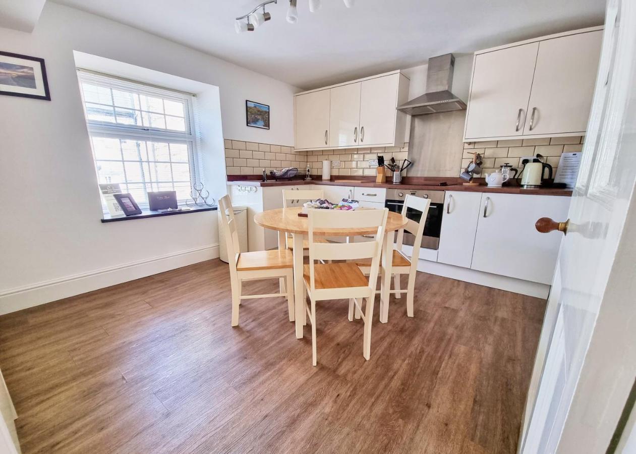 Eldon Row - Stylish Character Apartments - Central Location 1 & 2 Bed Available Dolgellau Esterno foto