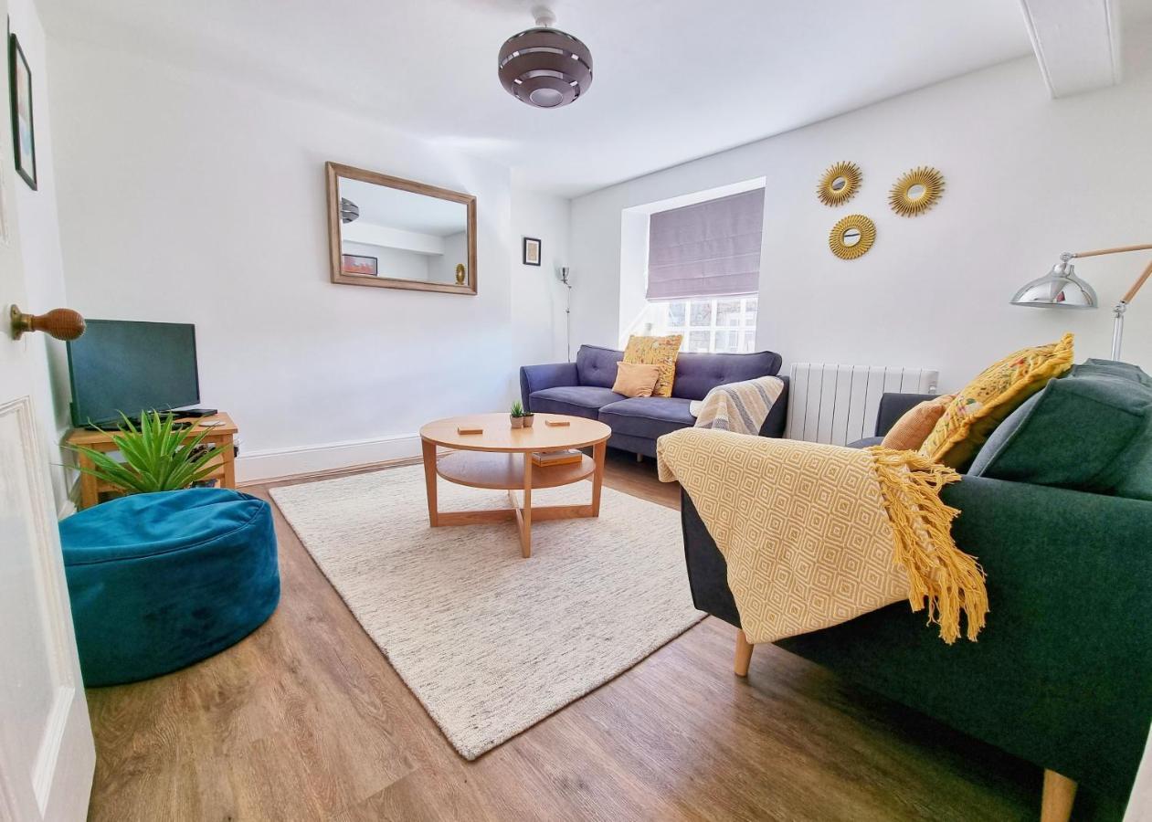 Eldon Row - Stylish Character Apartments - Central Location 1 & 2 Bed Available Dolgellau Esterno foto